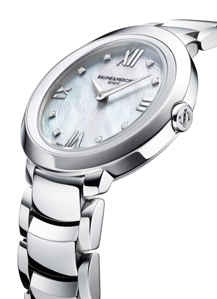 The details of Promesse are exceptional, including dial accents, and bezel accents. 